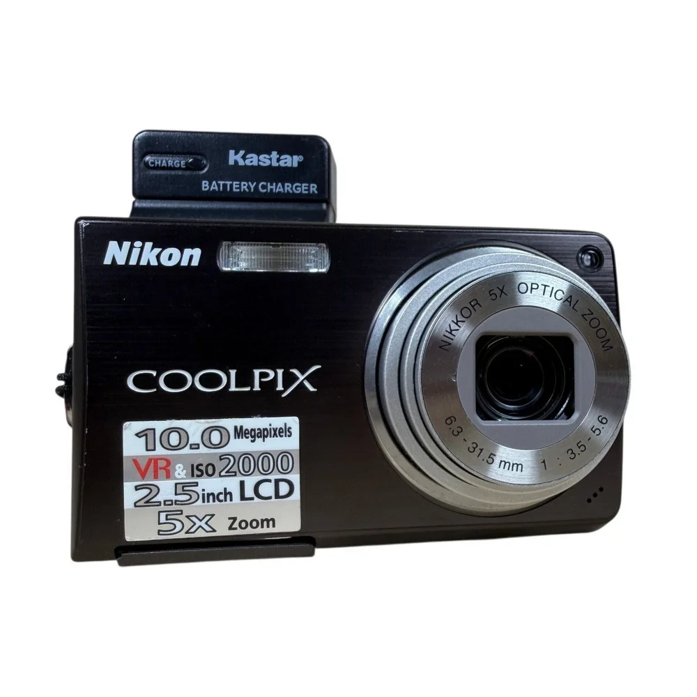 Nikon Coolpix‎ S550 10MP Digital Camera Bundle Charcoal Gray w/Charger + Battery